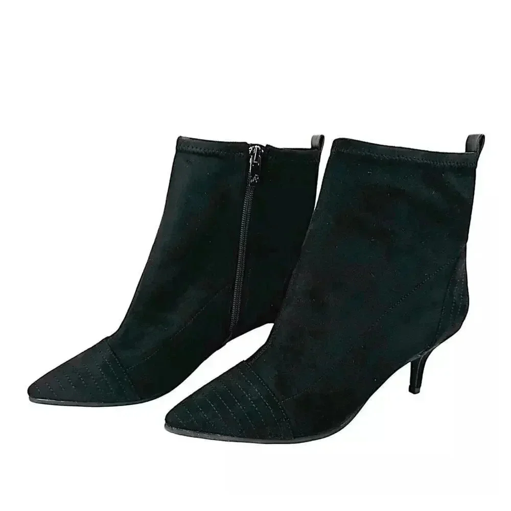 Adrianna Papell NWT’s Helene Micro Suede Boots. Size 8 m